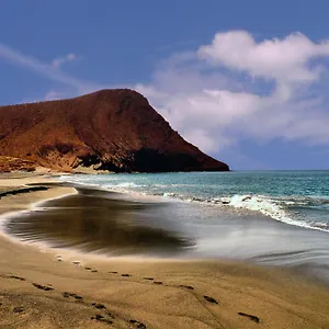 https://medano-beach-el-medano-tenerife.in-canary-islands.com