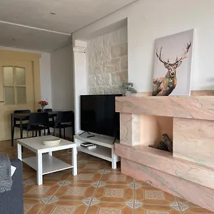 https://centrico-apartamento-con-piscina.hotelsinnerja.org
